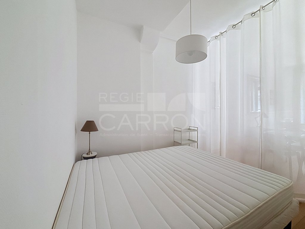 APPARTEMENT T1 A LOUER - LYON 2EME ARRONDISSEMENT - 42.68 m2 - 995 &euro; charges comprises par mois
