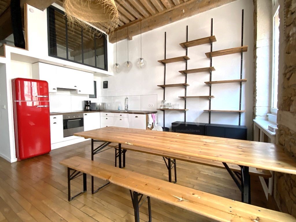 APPARTEMENT T1 A LOUER - LYON 4EME ARRONDISSEMENT - 42.74 m2 - 1 042 &euro; charges comprises par mois