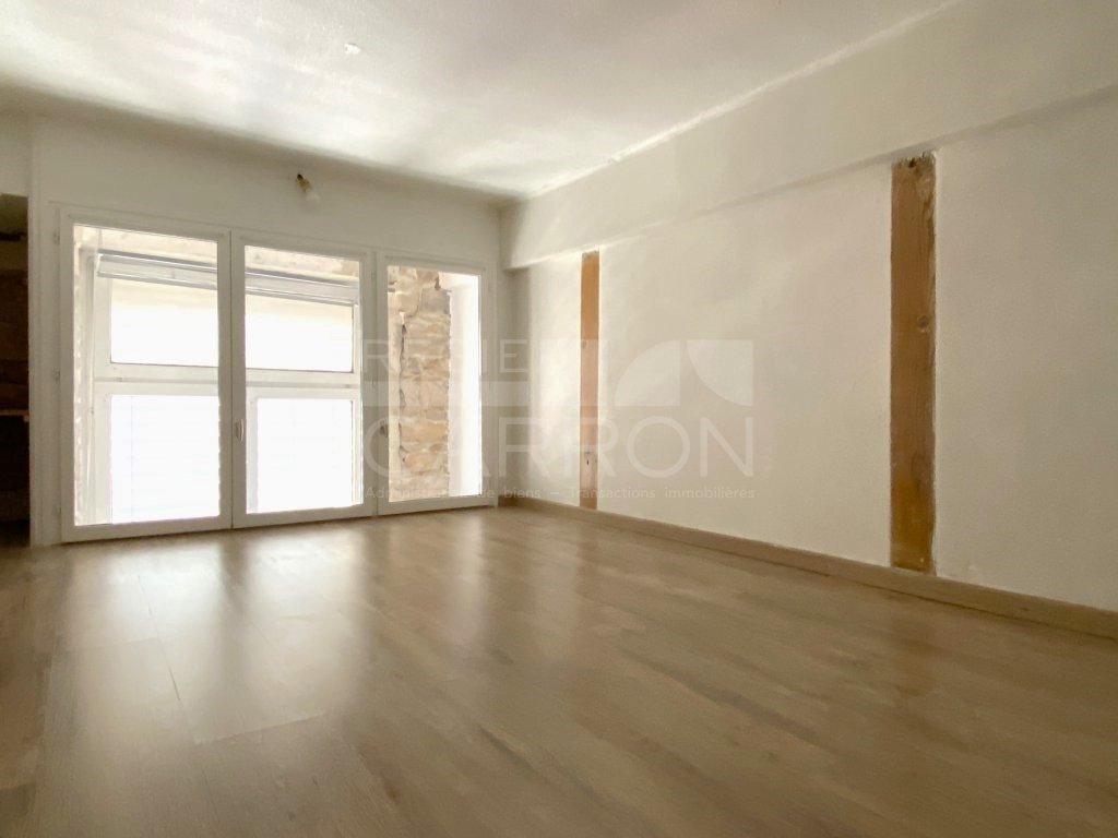 APPARTEMENT T1 A LOUER - LYON 4EME ARRONDISSEMENT - 42.74 m2 - 1 042 &euro; charges comprises par mois