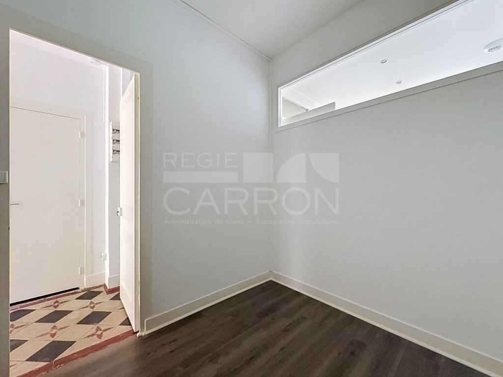 APPARTEMENT T1 A LOUER - LYON 5EME ARRONDISSEMENT - 49.08 m2 - 840 &euro; charges comprises par mois