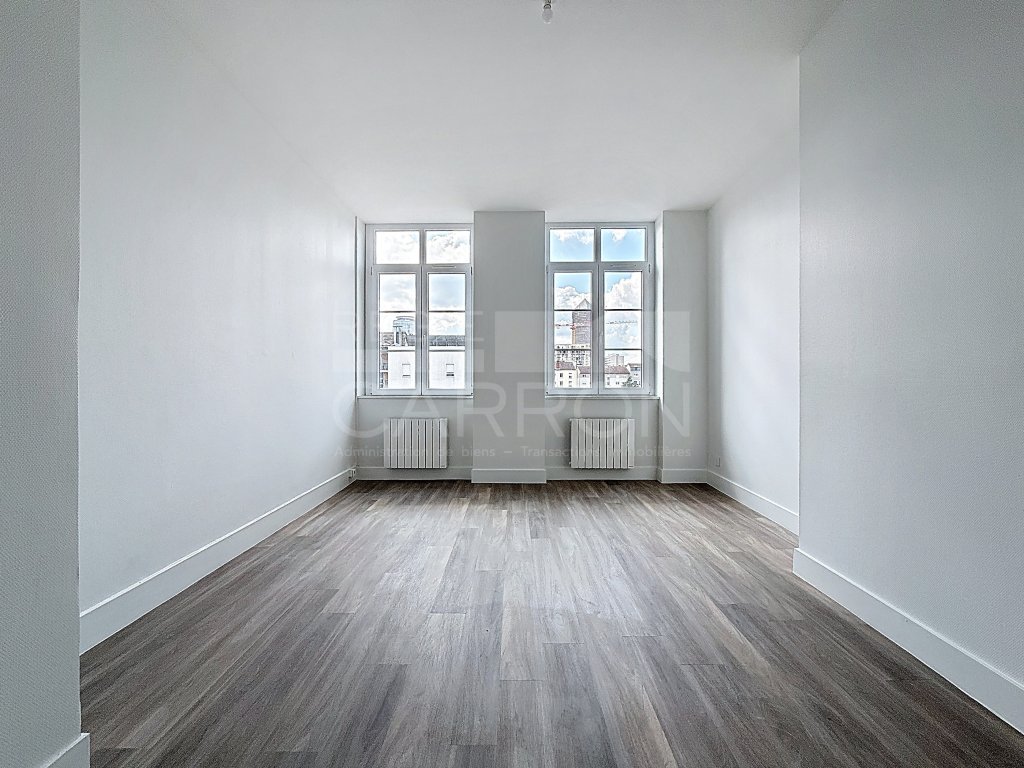 APPARTEMENT T1 A LOUER - LYON 6EME ARRONDISSEMENT - 41.09 m2 - 884 &euro; charges comprises par mois