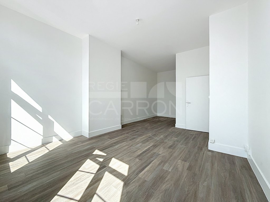 APPARTEMENT T1 A LOUER - LYON 6EME ARRONDISSEMENT - 41.09 m2 - 884 &euro; charges comprises par mois