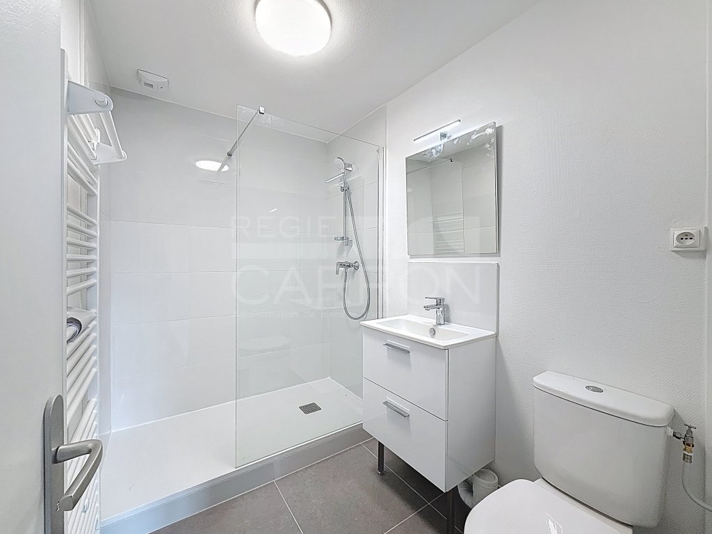 APPARTEMENT T1 A LOUER - LYON 6EME ARRONDISSEMENT - 41.09 m2 - 884 &euro; charges comprises par mois