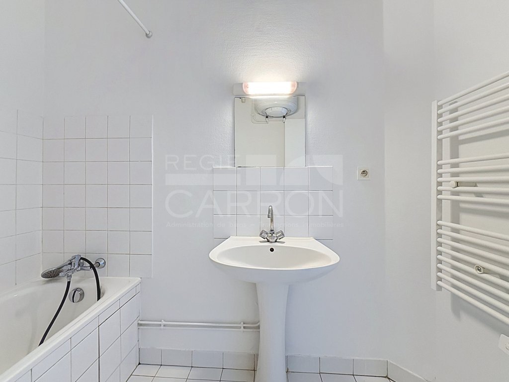 APPARTEMENT T1 A LOUER - LYON 9EME ARRONDISSEMENT VALMY - 39.9 m2 - 631 &euro; charges comprises par mois