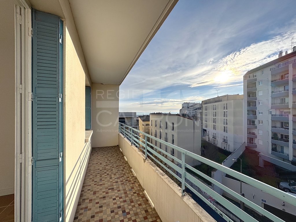 APPARTEMENT T2 A LOUER - CALUIRE ET CUIRE - 35.13 m2 - 766 &euro; charges comprises par mois