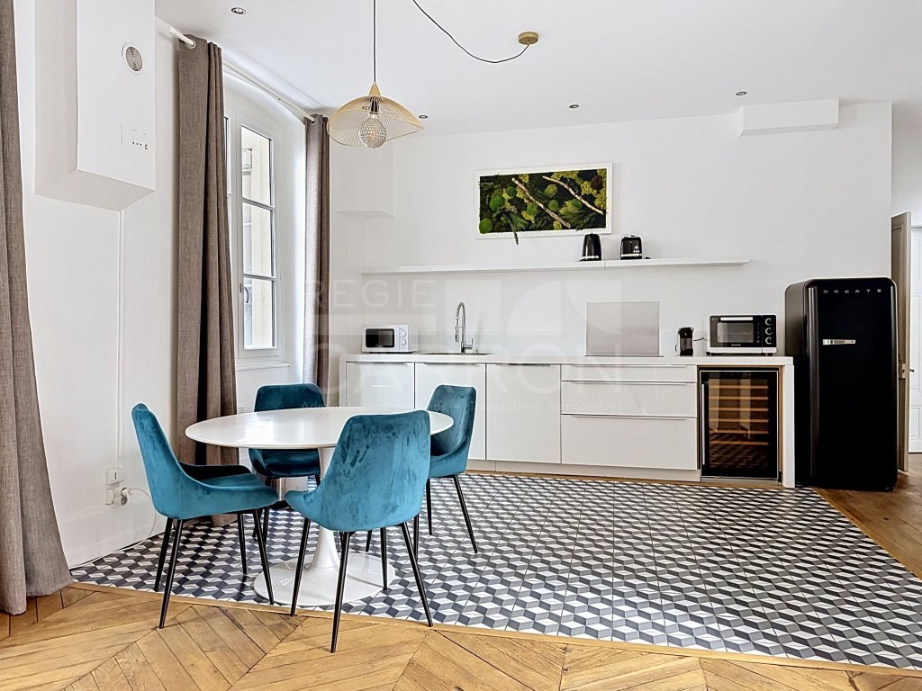 APPARTEMENT T2 A LOUER - LYON 1ER ARRONDISSEMENT - 55.88 m2 - 1 290 &euro; charges comprises par mois