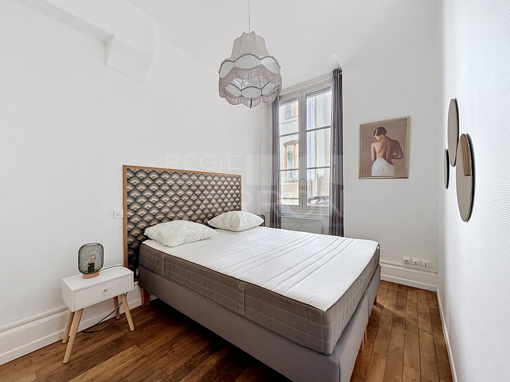 APPARTEMENT T2 A LOUER - LYON 1ER ARRONDISSEMENT - 55.88 m2 - 1 290 &euro; charges comprises par mois
