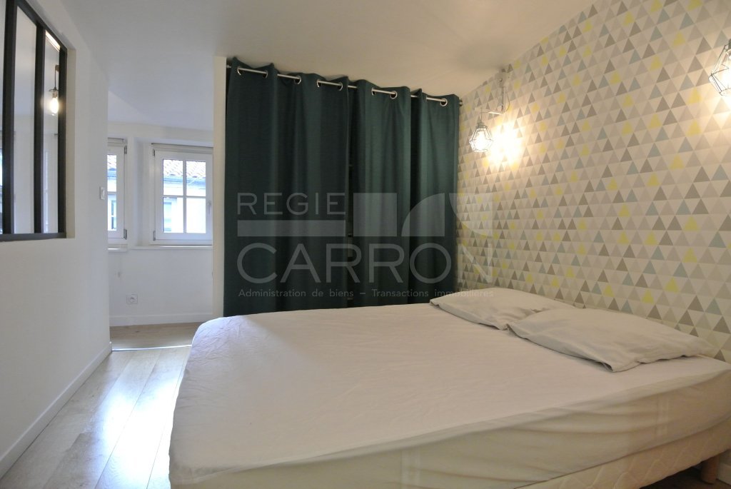 APPARTEMENT T2 A LOUER - LYON 1ER ARRONDISSEMENT - 35.24 m2 - 940 &euro; charges comprises par mois