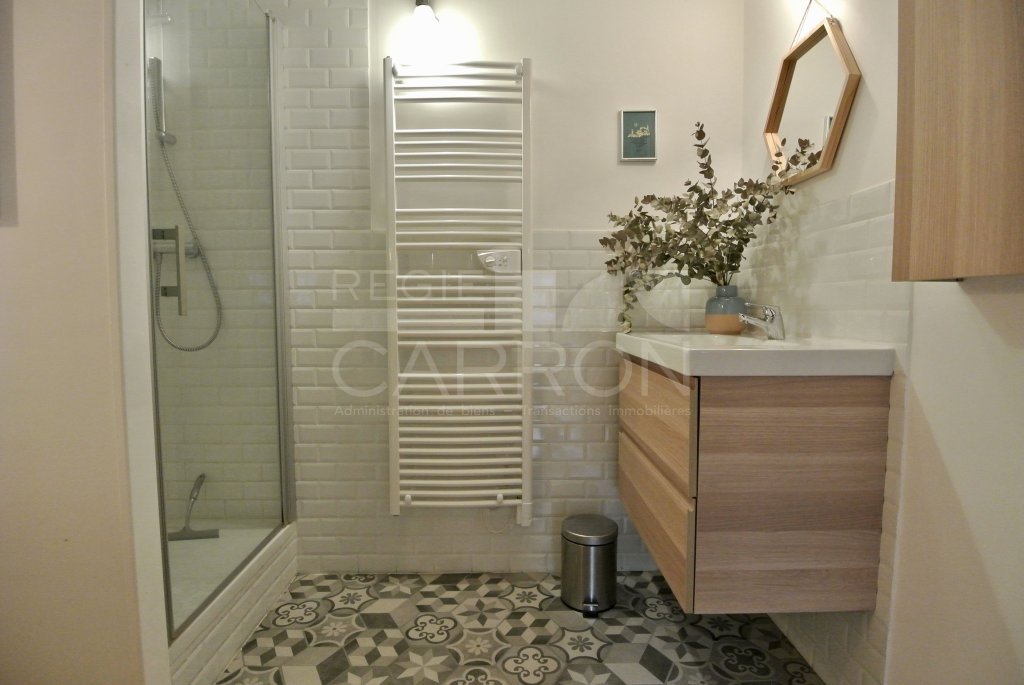 APPARTEMENT T2 A LOUER - LYON 1ER ARRONDISSEMENT - 35.24 m2 - 940 &euro; charges comprises par mois