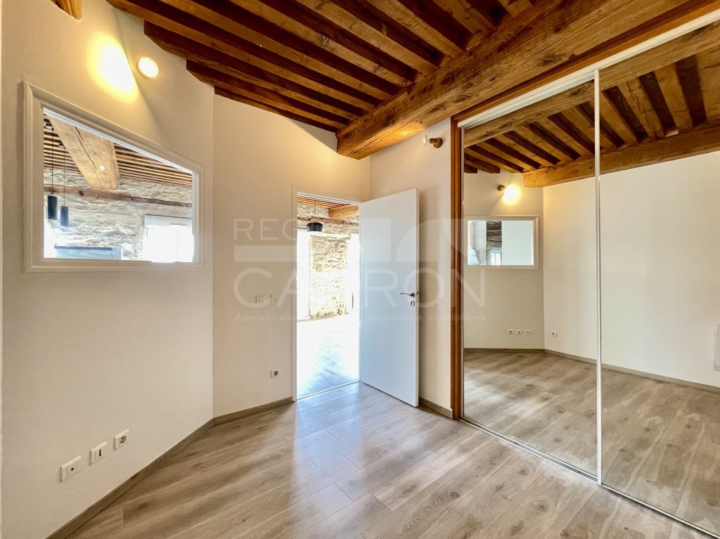 APPARTEMENT T2 A LOUER - LYON 1ER ARRONDISSEMENT - 58.02 m2 - 1 183 &euro; charges comprises par mois