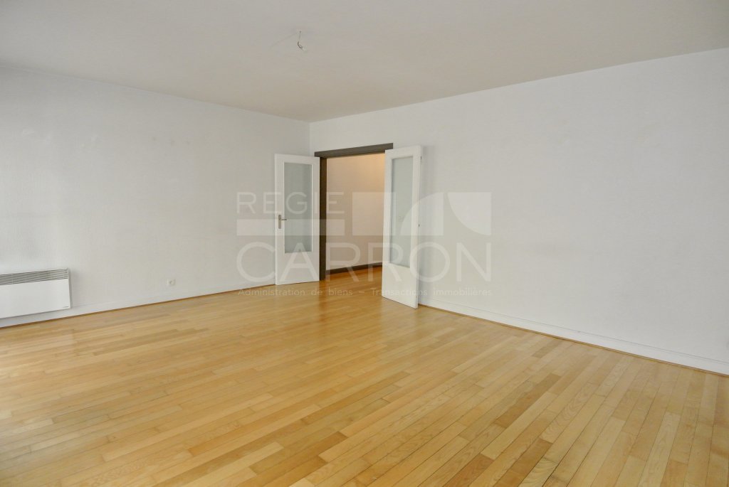 APPARTEMENT T2 A LOUER - LYON 2EME ARRONDISSEMENT - 67.7 m2 - 1 073 € charges comprises par mois