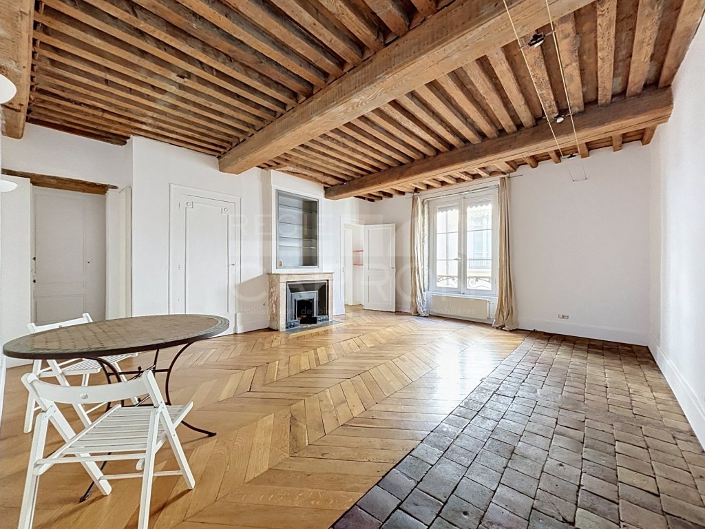 APPARTEMENT T2 A LOUER - LYON 2EME ARRONDISSEMENT - 62.05 m2 - 1 135 &euro; charges comprises par mois