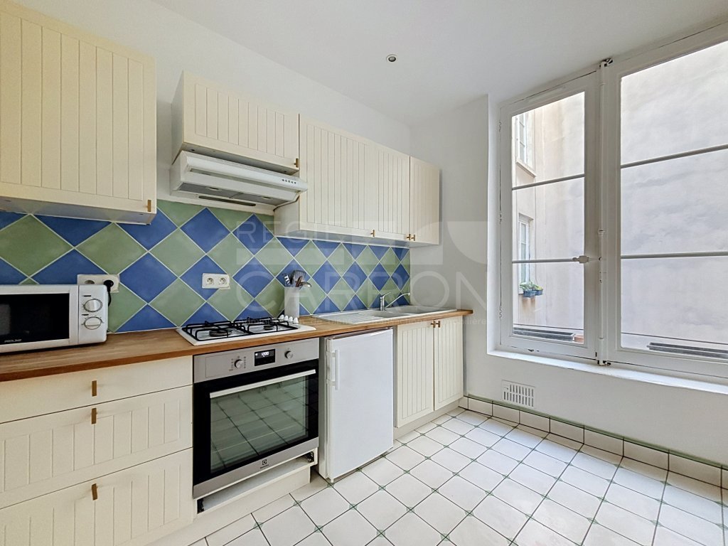 APPARTEMENT T2 A LOUER - LYON 2EME ARRONDISSEMENT - 62.05 m2 - 1 135 &euro; charges comprises par mois