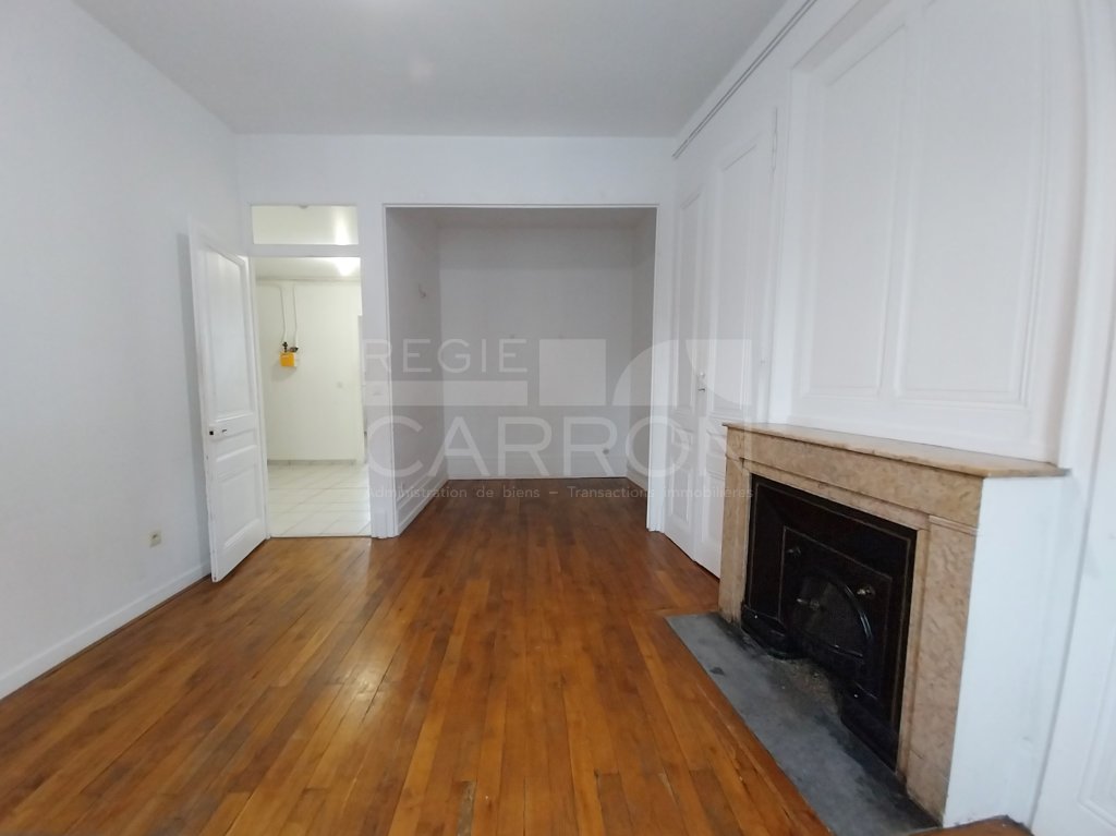 APPARTEMENT T2 A LOUER - LYON 3EME ARRONDISSEMENT - 49.34 m2 - 773 &euro; charges comprises par mois