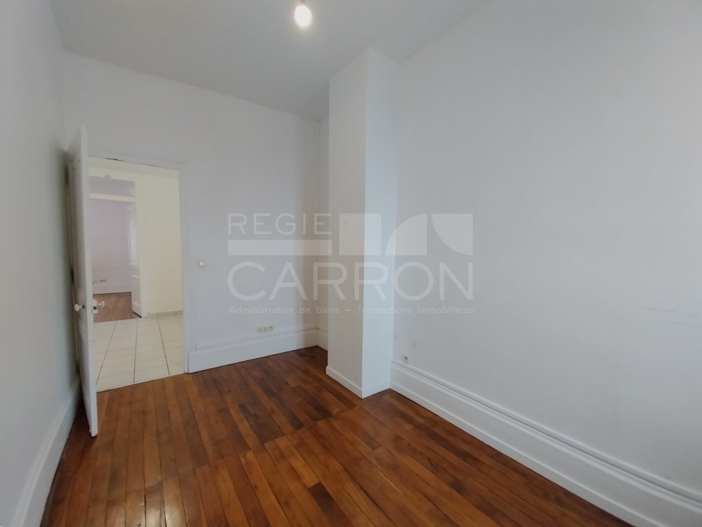 APPARTEMENT T2 A LOUER - LYON 3EME ARRONDISSEMENT - 49.34 m2 - 773 &euro; charges comprises par mois