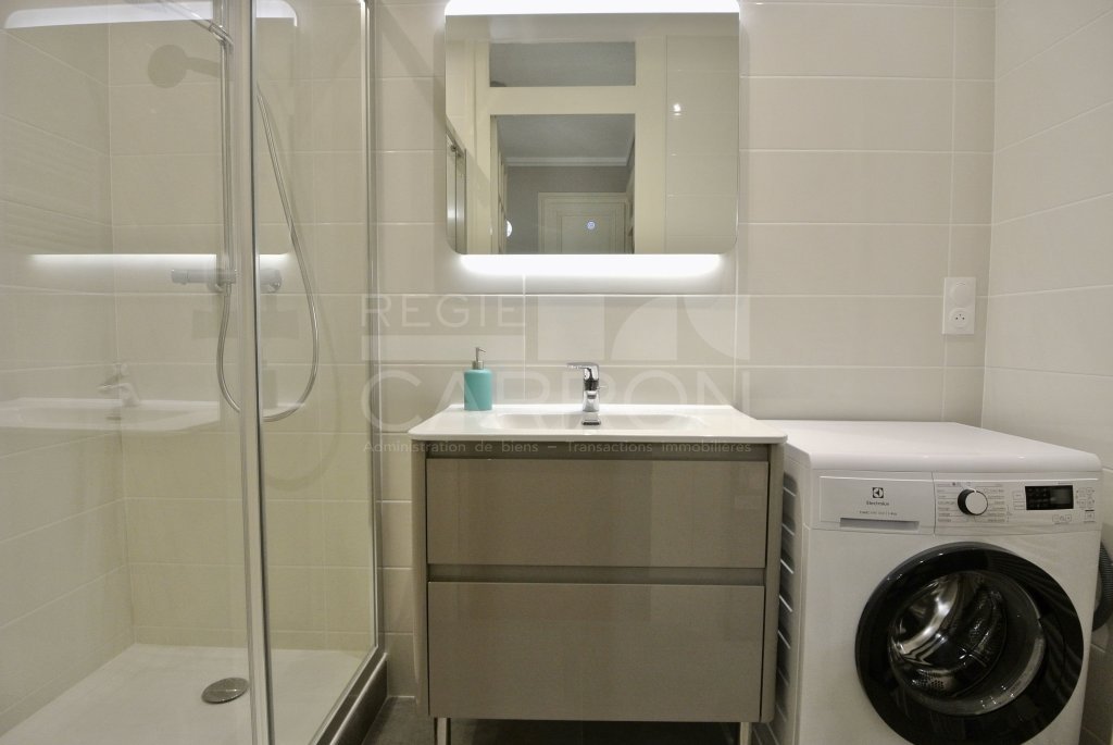APPARTEMENT T2 A LOUER - LYON 3EME ARRONDISSEMENT - 50.67 m2 - 1 068 &euro; charges comprises par mois