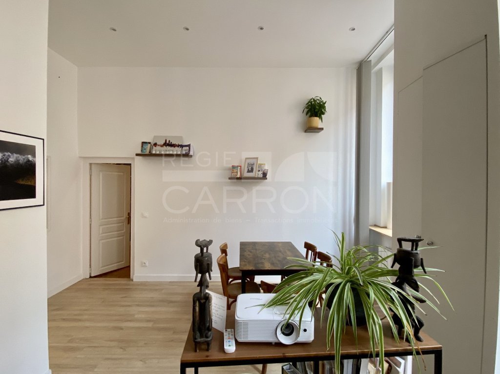 APPARTEMENT T2 A LOUER - LYON 4EME ARRONDISSEMENT - 64.86 m2 - 1 251 &euro; charges comprises par mois