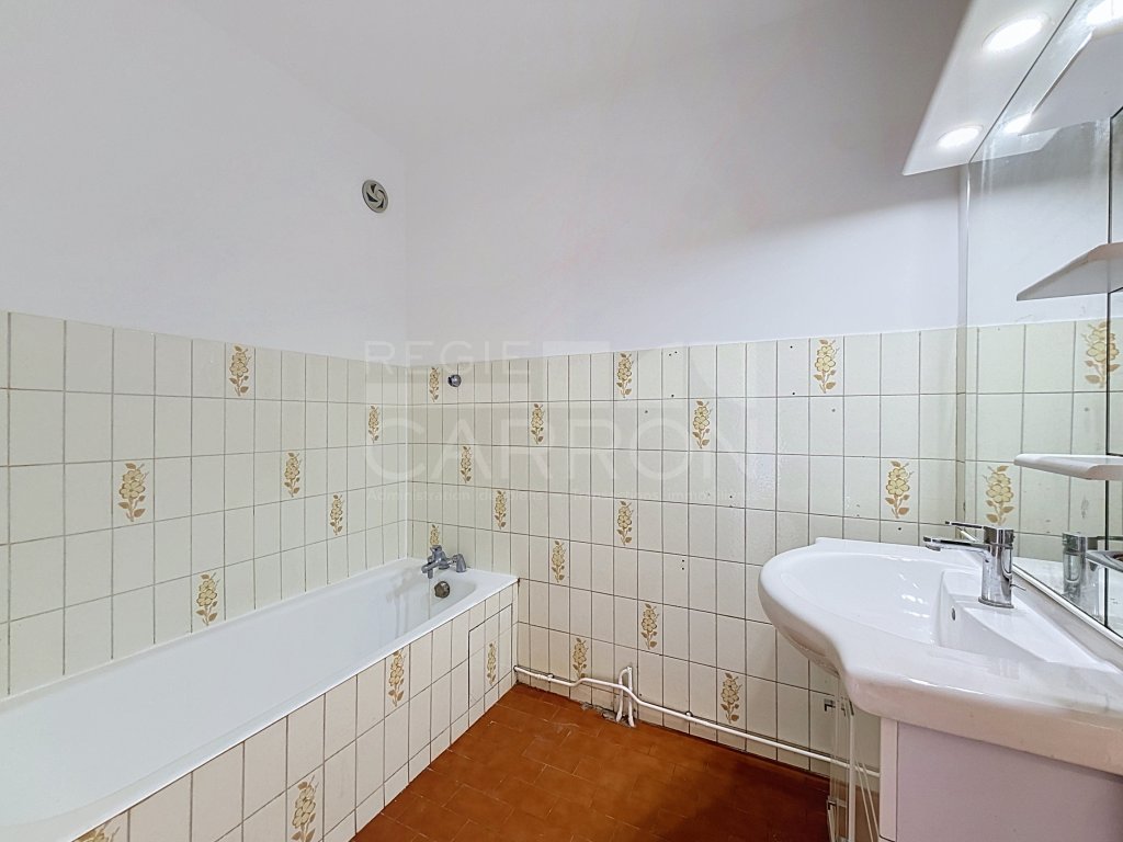 APPARTEMENT T2 A LOUER - LYON 5EME ARRONDISSEMENT - 52.18 m2 - 870 &euro; charges comprises par mois