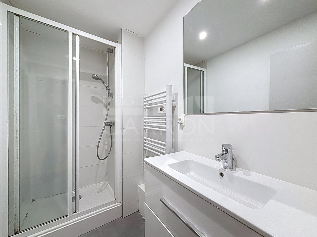 APPARTEMENT T2 A LOUER - LYON 6EME ARRONDISSEMENT - 57.37 m2 - 998€ charges comprises par mois