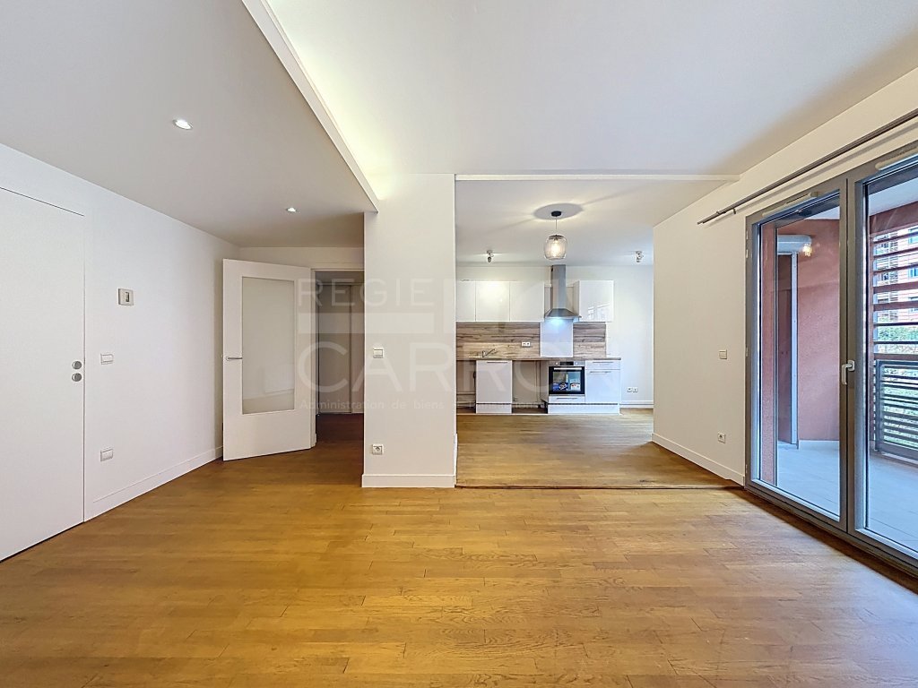 APPARTEMENT T2 A LOUER - LYON 6EME ARRONDISSEMENT - 56.08 m2 - 921 &euro; charges comprises par mois