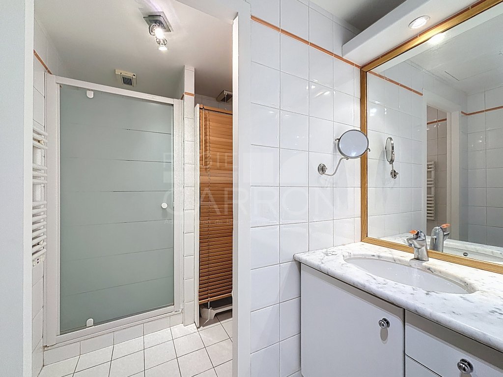 APPARTEMENT T2 A LOUER - LYON 6EME ARRONDISSEMENT - 56.08 m2 - 921 &euro; charges comprises par mois