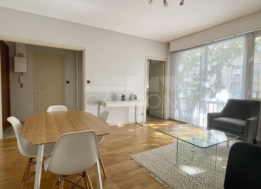 APPARTEMENT T2 A LOUER - LYON 6EME ARRONDISSEMENT - 44.4 m2 - 961 &euro; charges comprises par mois