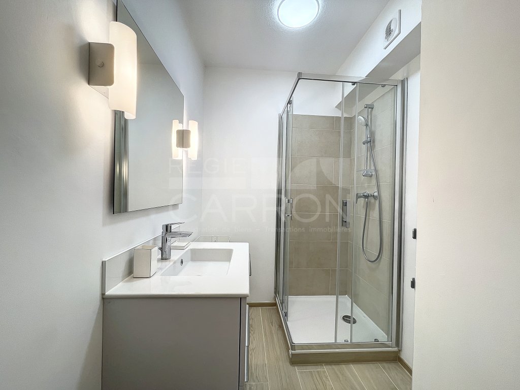 APPARTEMENT T2 A LOUER - LYON 6EME ARRONDISSEMENT - 51.05 m2 - 1 249 &euro; charges comprises par mois