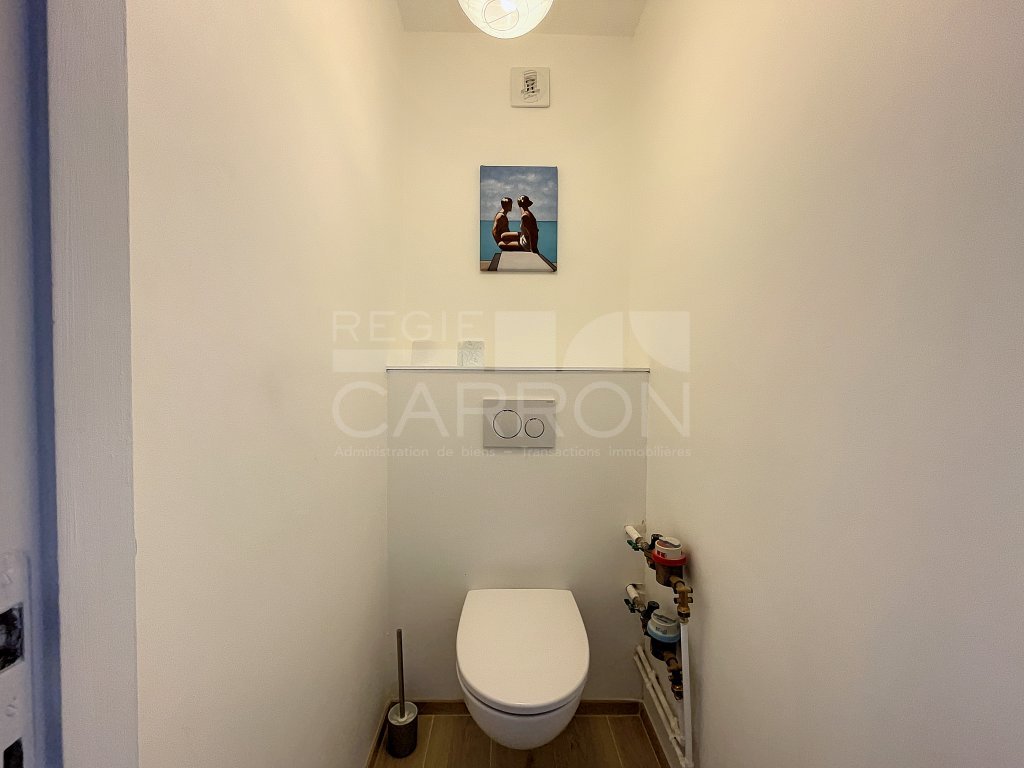 APPARTEMENT T2 A LOUER - LYON 6EME ARRONDISSEMENT - 51.05 m2 - 1 249 &euro; charges comprises par mois