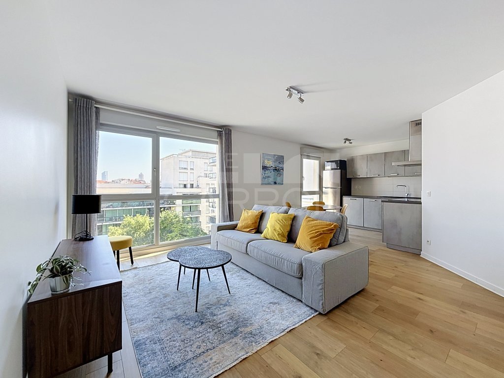 APPARTEMENT T2 A LOUER - LYON 7EME ARRONDISSEMENT - 47.36 m2 - 1 062 &euro; charges comprises par mois
