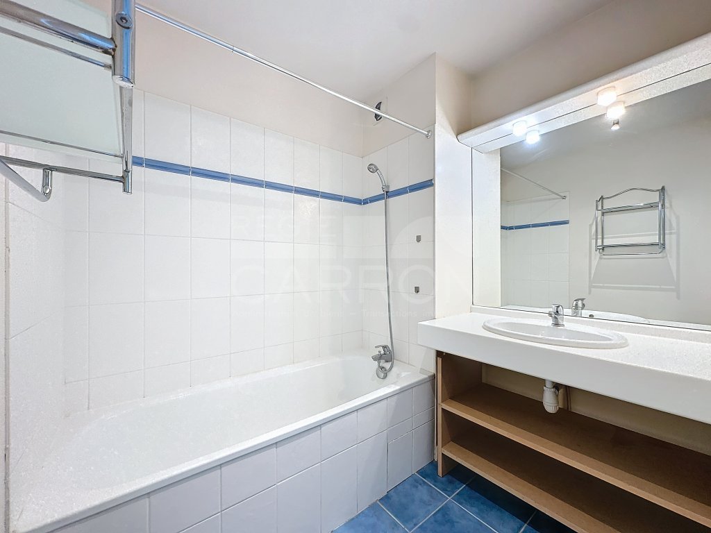 APPARTEMENT T2 A LOUER - LYON 8EME ARRONDISSEMENT - 37.85 m2 - 724�&euro; charges comprises par mois