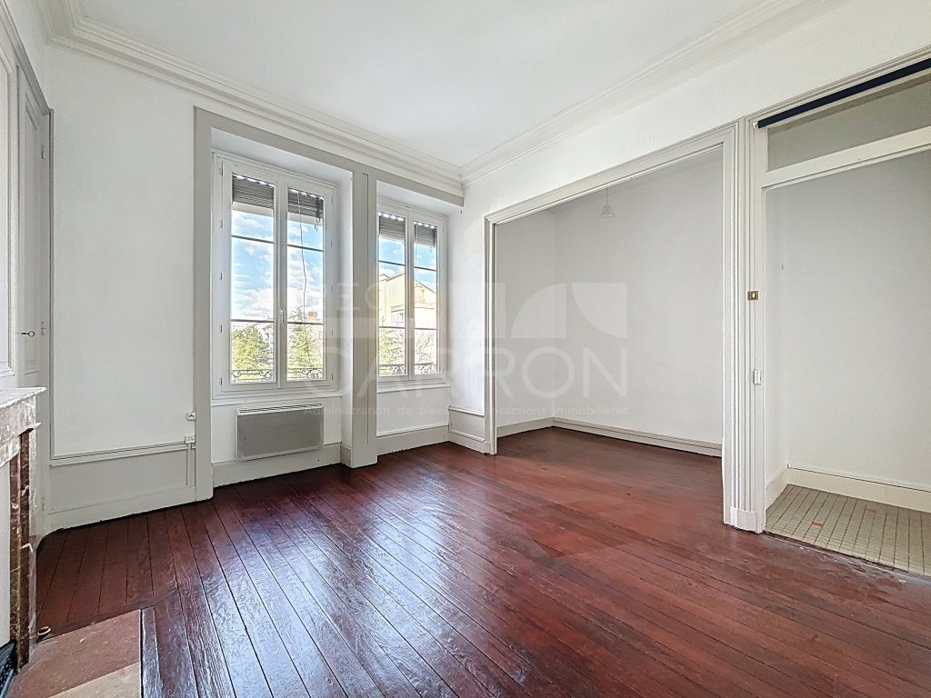 APPARTEMENT T2 A LOUER - LYON 8EME ARRONDISSEMENT - 74.53 m2 - 868 &euro; charges comprises par mois