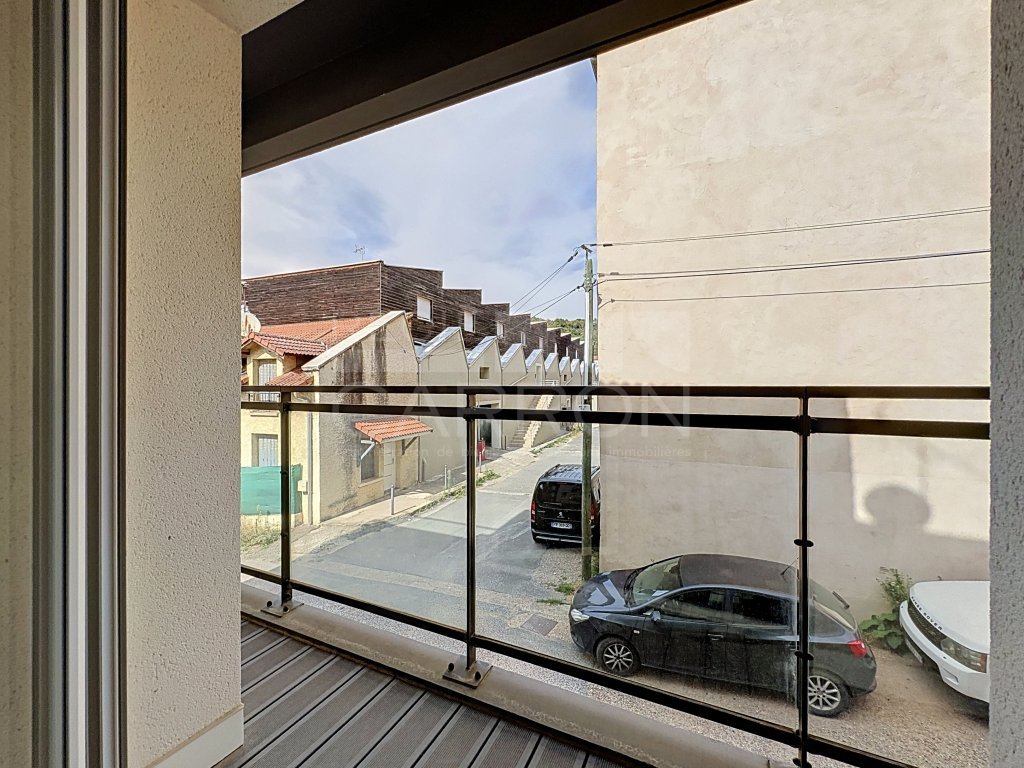 APPARTEMENT T2 A LOUER - NEUVILLE SUR SAONE - 37.4 m2 - 760 &euro; charges comprises par mois