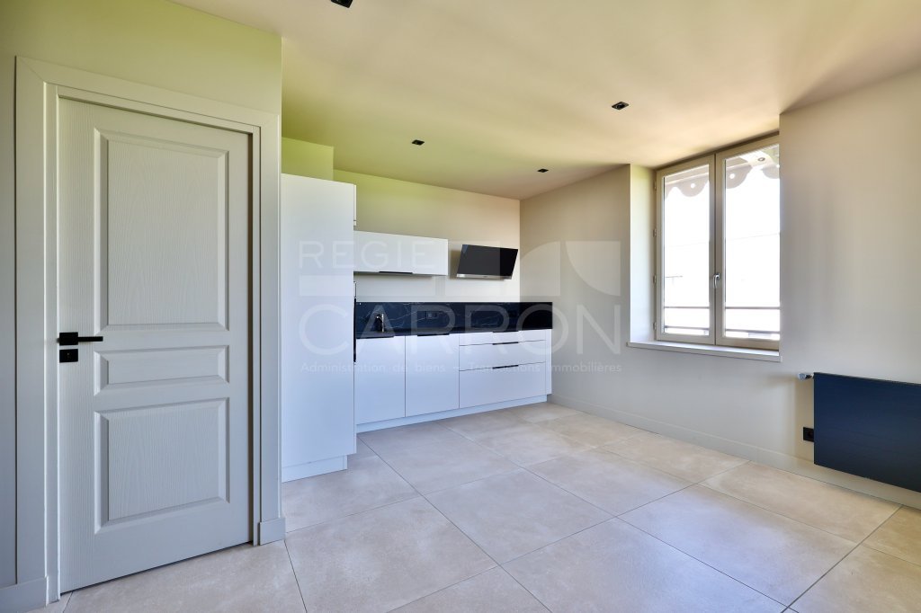 APPARTEMENT T2 A LOUER - ST CYR AU MONT D OR - 1 095 &euro; charges comprises par mois