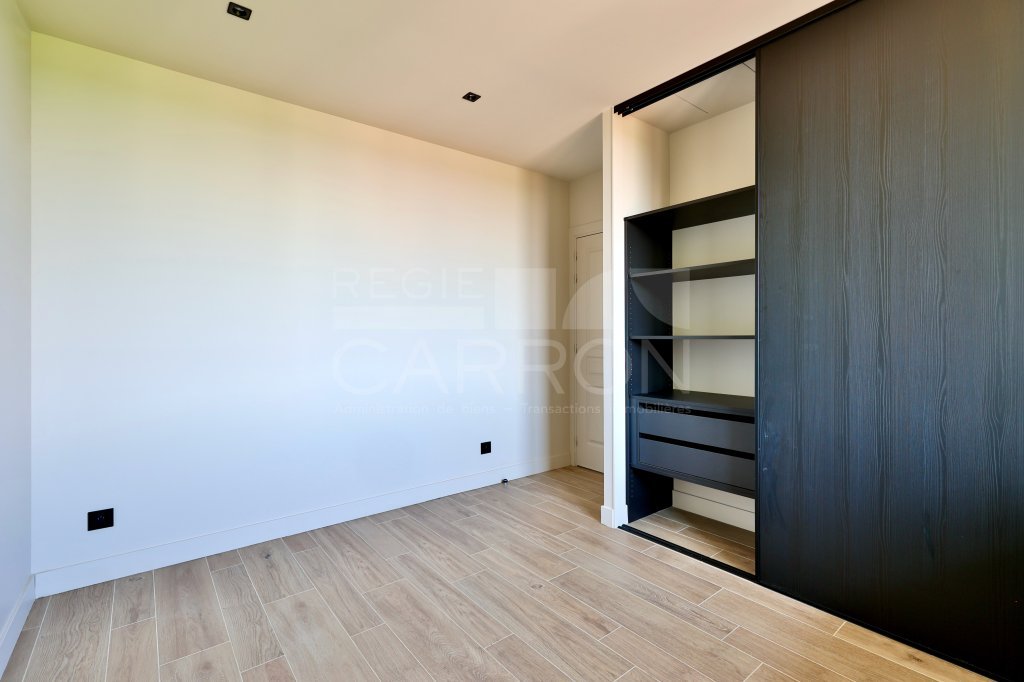 APPARTEMENT T2 A LOUER - ST CYR AU MONT D OR - 1 095 &euro; charges comprises par mois
