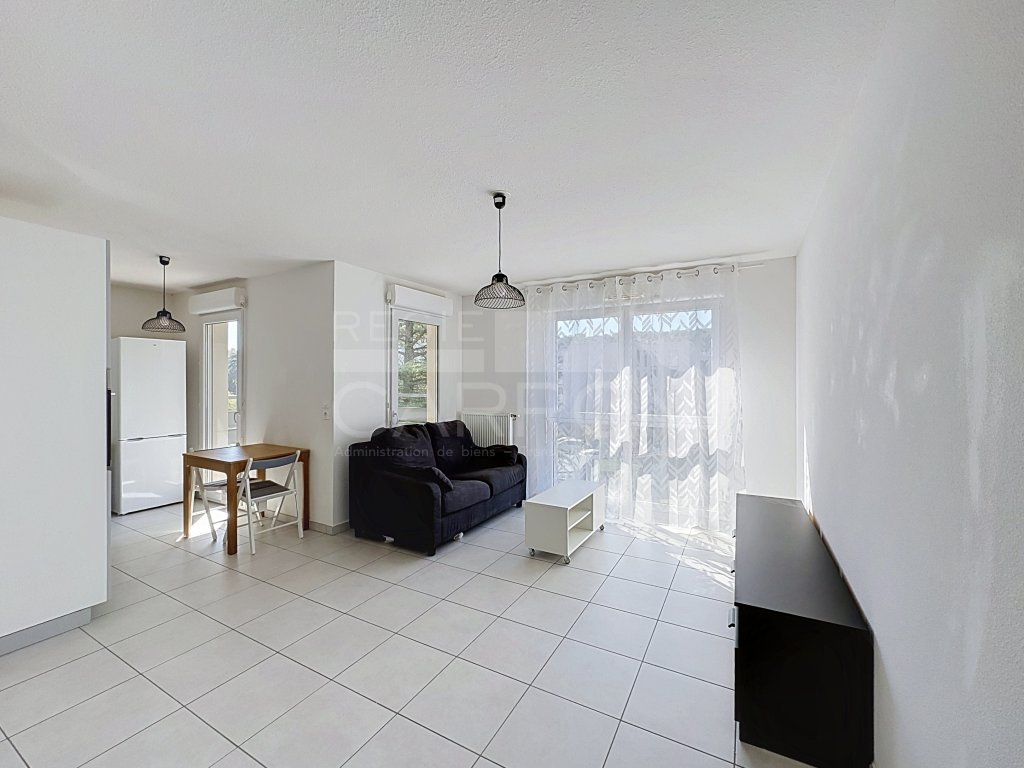 APPARTEMENT T2 A LOUER - TASSIN LA DEMI LUNE - 43.19 m2 - 830 &euro; charges comprises par mois