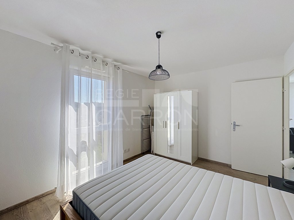 APPARTEMENT T2 A LOUER - TASSIN LA DEMI LUNE - 43.19 m2 - 830 &euro; charges comprises par mois