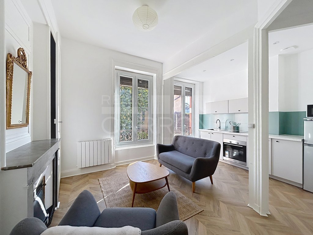 APPARTEMENT T2 A LOUER - TASSIN LA DEMI LUNE - 39.65 m2 - 840 &euro; charges comprises par mois