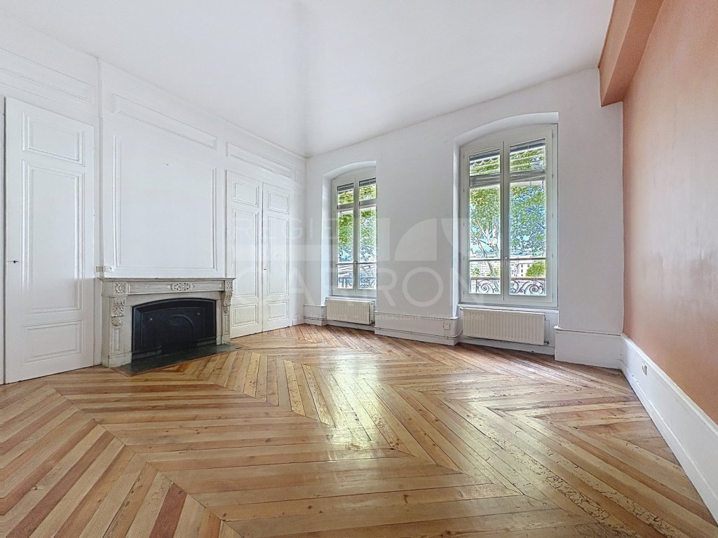 APPARTEMENT T2 A VENDRE - LYON 7EME ARRONDISSEMENT - 66 m2 - 295 000 &euro;