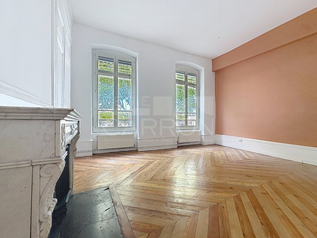 APPARTEMENT T2 A VENDRE - LYON 7EME ARRONDISSEMENT - 66 m2 - 295 000 &euro;