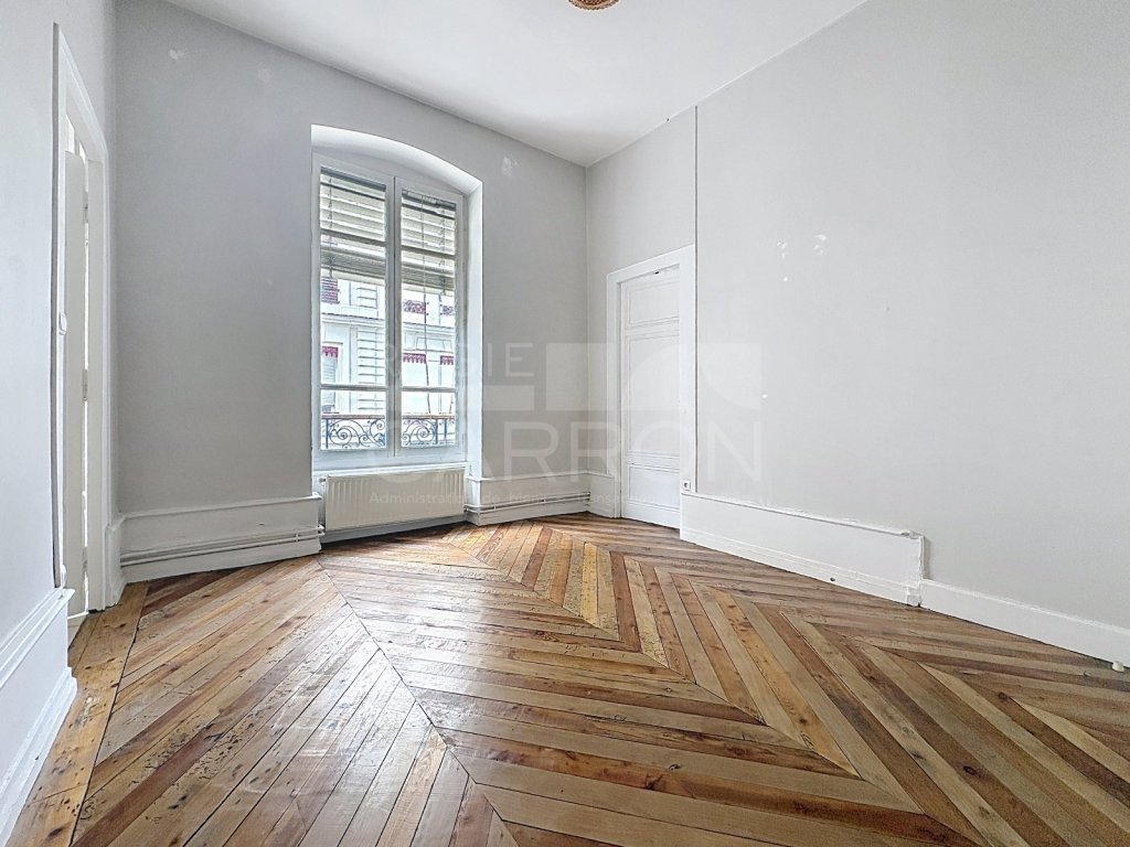 APPARTEMENT T2 A VENDRE - LYON 7EME ARRONDISSEMENT - 66 m2 - 295 000 &euro;