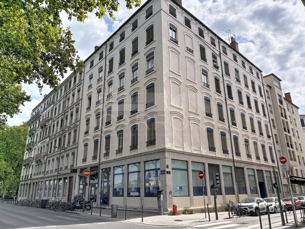 APPARTEMENT T2 A VENDRE - LYON 7EME ARRONDISSEMENT - 66 m2 - 295 000 &euro;