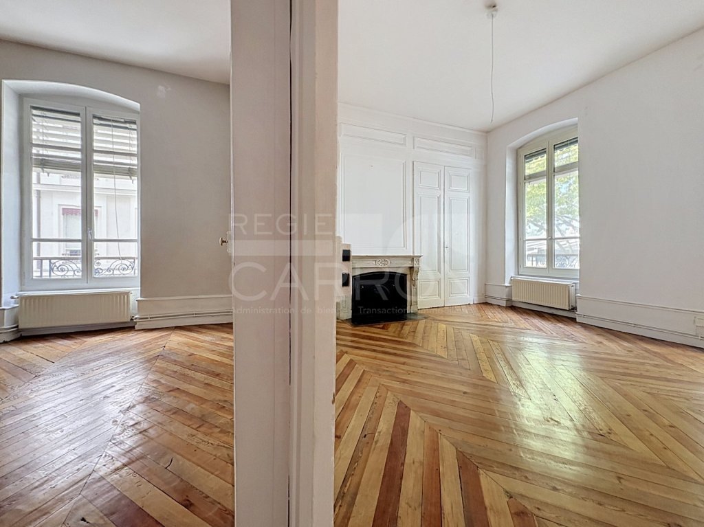 APPARTEMENT T2 A VENDRE - LYON 7EME ARRONDISSEMENT - 66 m2 - 295 000 &euro;