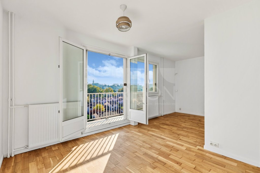 Appartement 2 pièces avec balcon - 1 chambre A VENDRE - RILLIEUX LA PAPE - 49.07 m2 - 150 000 &euro;