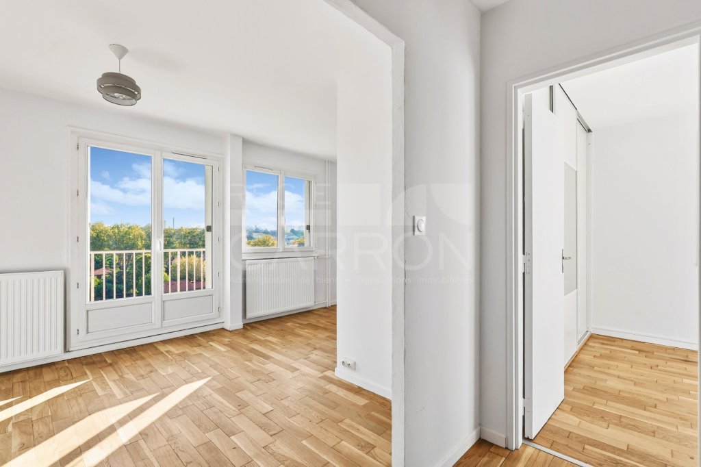 Appartement 2 pièces avec balcon - 1 chambre A VENDRE - RILLIEUX LA PAPE - 49.07 m2 - 150 000 &euro;