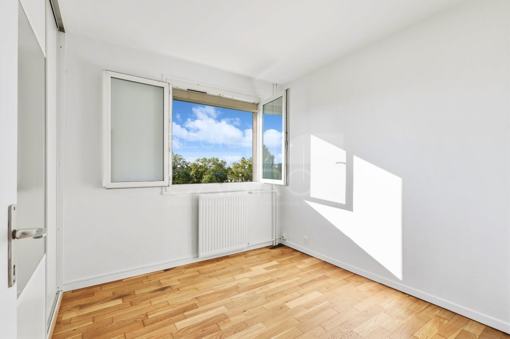 Appartement 2 pièces avec balcon - 1 chambre A VENDRE - RILLIEUX LA PAPE - 49.07 m2 - 150 000 &euro;