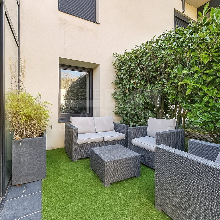 APPARTEMENT T2 A VENDRE - ST CYR AU MONT D OR - 61 m2 - 288000€