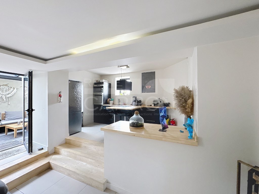 APPARTEMENT T2 A VENDRE - ST CYR AU MONT D OR - 61 m2 - 288000€