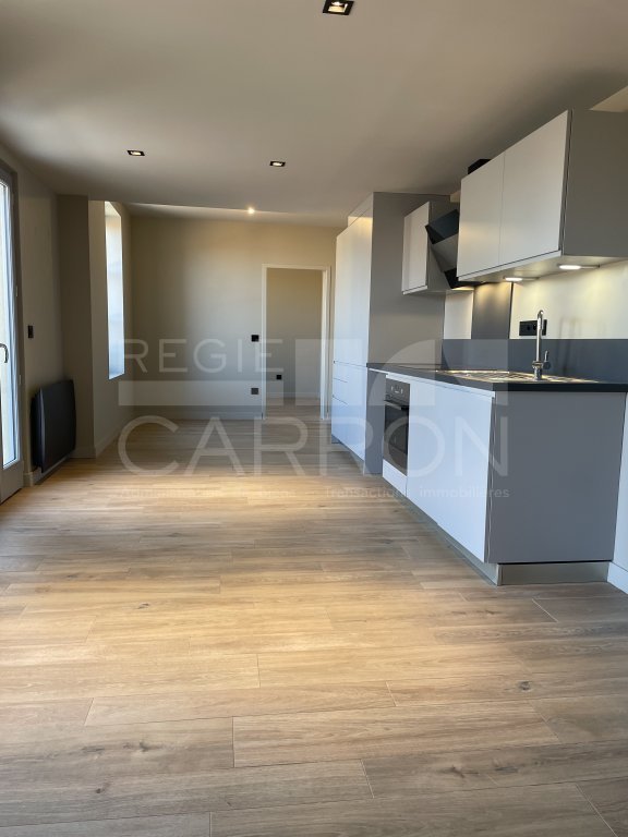 APPARTEMENT T3 A LOUER - CHASSELAY - 62.48 m2 - 995 &euro; charges comprises par mois