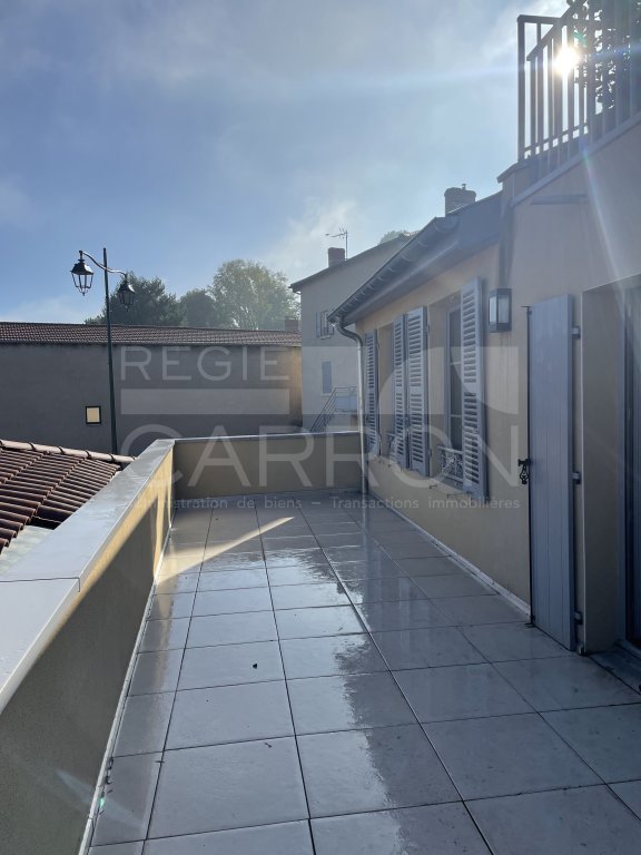 APPARTEMENT T3 A LOUER - CHASSELAY - 62.48 m2 - 995 &euro; charges comprises par mois