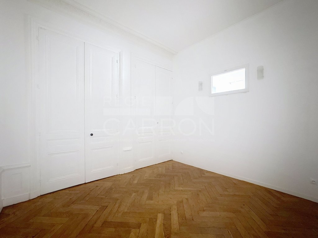 APPARTEMENT T3 A LOUER - LYON 2EME ARRONDISSEMENT - 117.94 m2 - 1891€ charges comprises par mois
